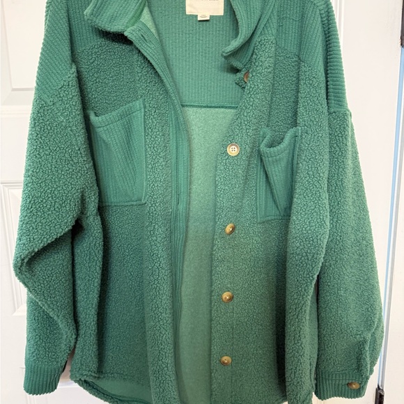 American Eagle  Sherpa Jacket - Picture 2 of 3